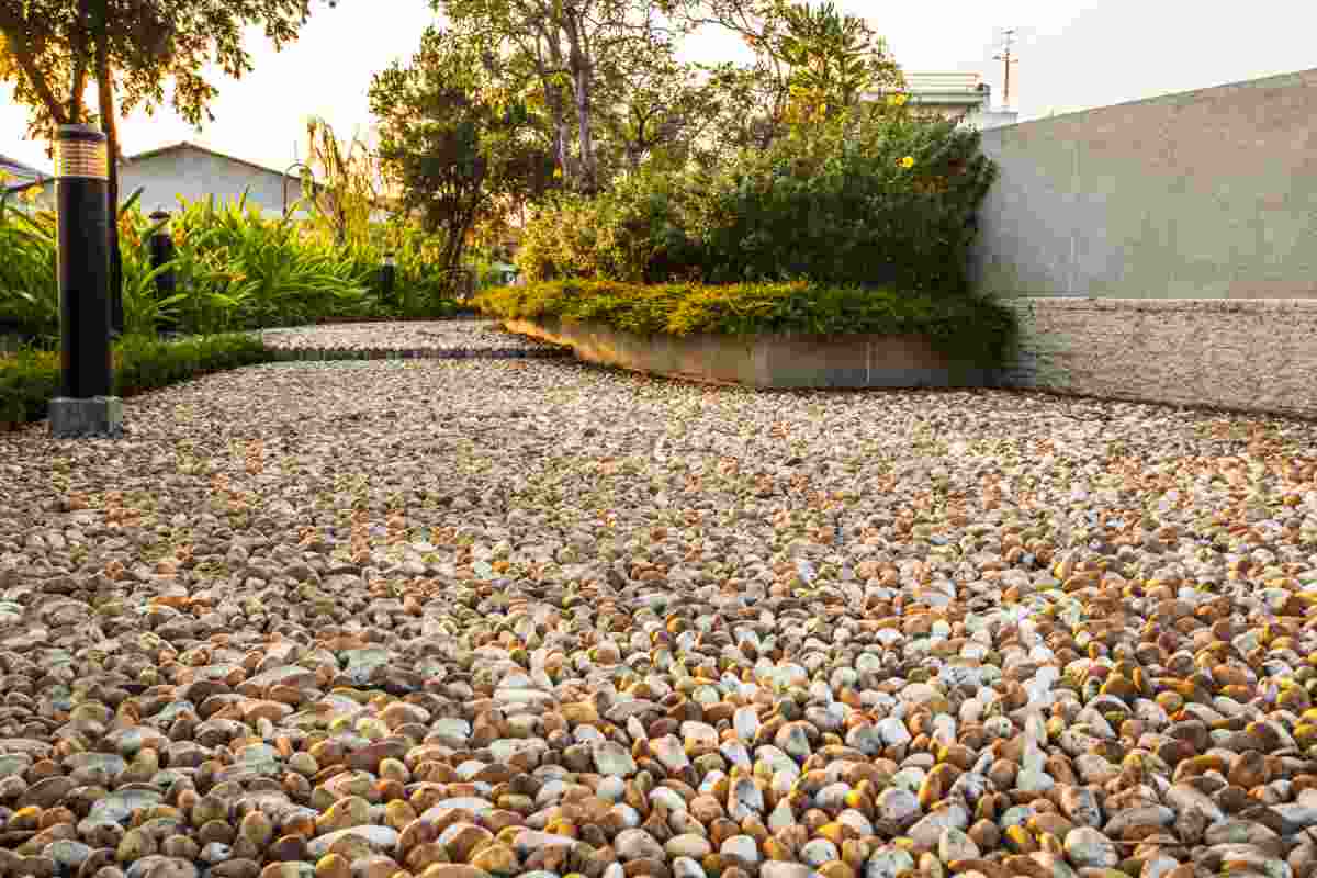 Come puoi creare con i sassi del giardino per la tua casa, basta riverniciarli