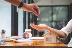 Proprietario di casa non registra il contratto: cosa si rischia
